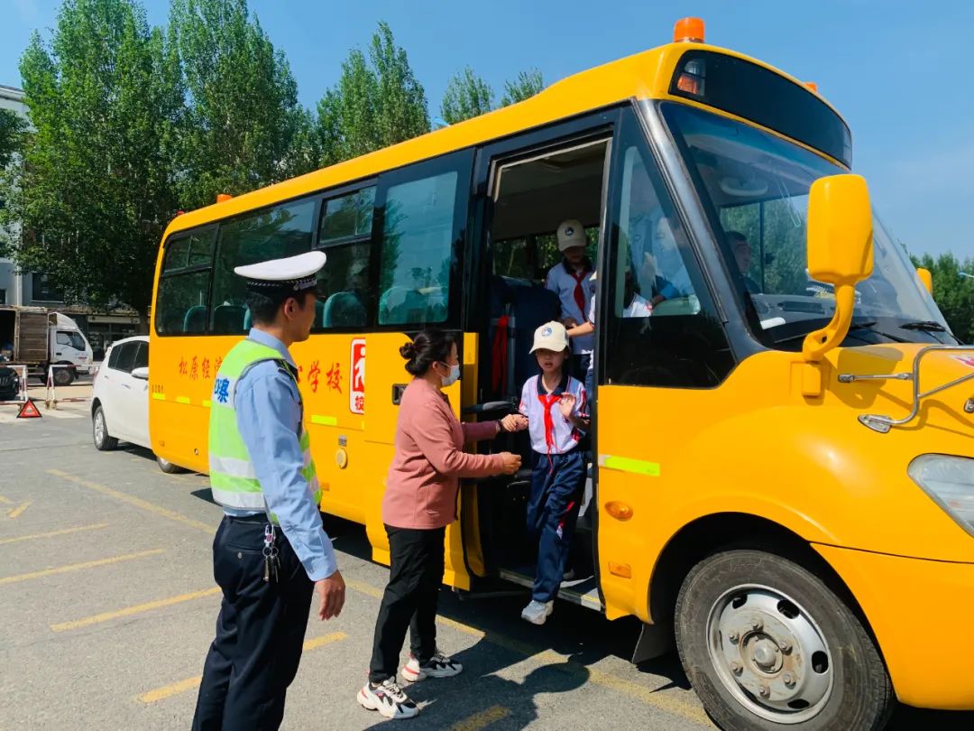 安全始于心 防患始于行|松原公安交警開展“知危險 會避險”校車交通事故應急演練 安全始于心 防患始于行|松原公安交警開展“知危險 會避險”校車交通事故應急演練