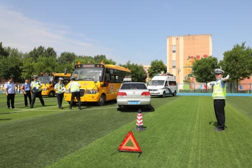 長安區舉辦2024年校車安全應急演練活動