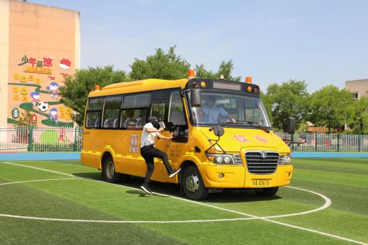長安區舉辦2024年校車安全應急演練活動