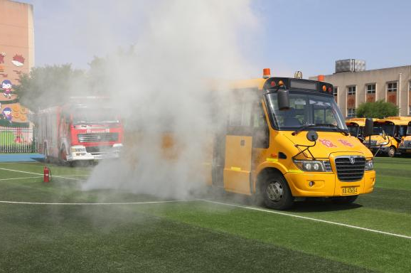 長安區舉辦2024年校車安全應急演練活動