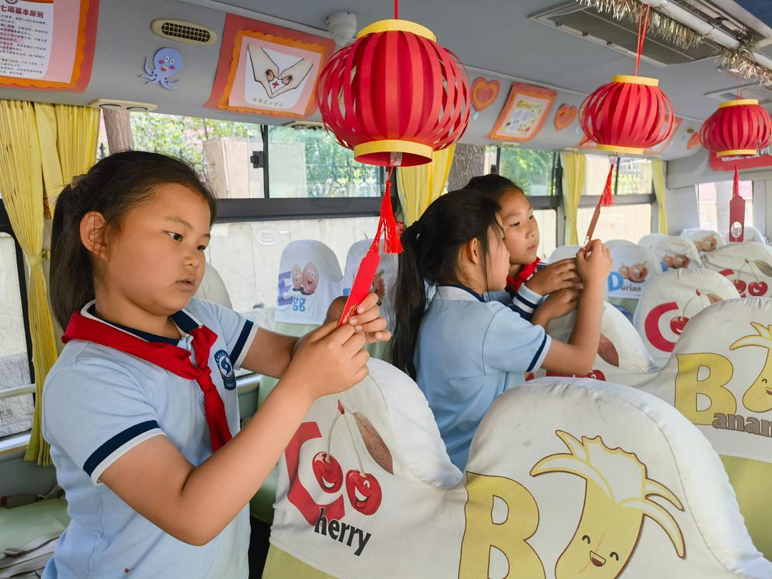 特色化服務助力“雙減”！青島溫馨校車打造學生流動樂園