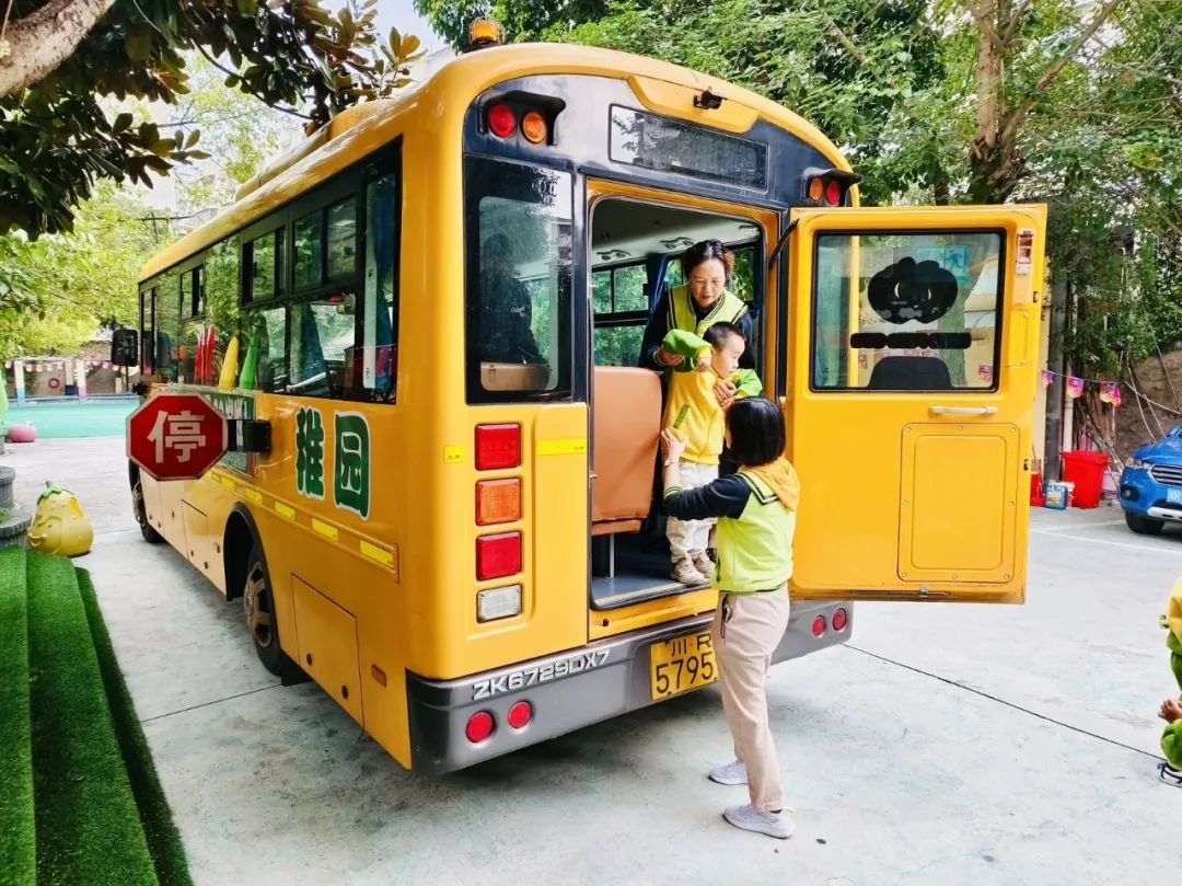 青蘋果幼稚園校車安全疏散演練