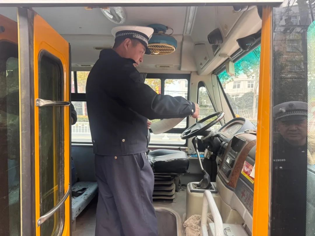 舞陽:加強冬季校車安全管理,筑牢幼兒平安防線 圖片