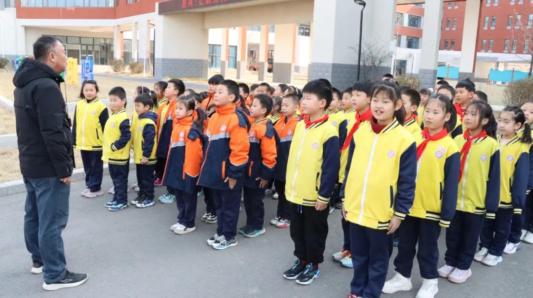 嚴把校車“安全關”,守護學生“平安路” 嚴把校車“安全關”,守護學生“平安路”