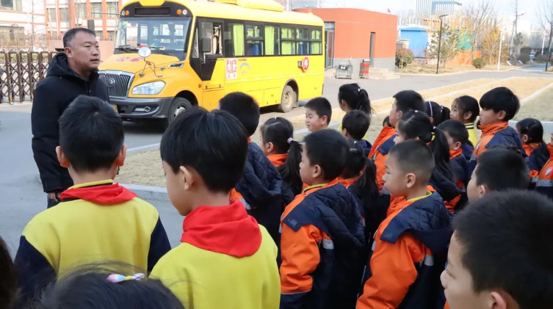 嚴把校車“安全關”,守護學生“平安路” 嚴把校車“安全關”,守護學生“平安路”