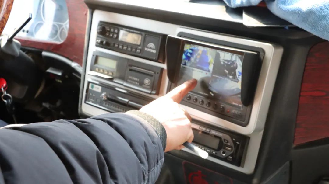 嚴把校車“安全關”,守護學生“平安路” 嚴把校車“安全關”,守護學生“平安路”