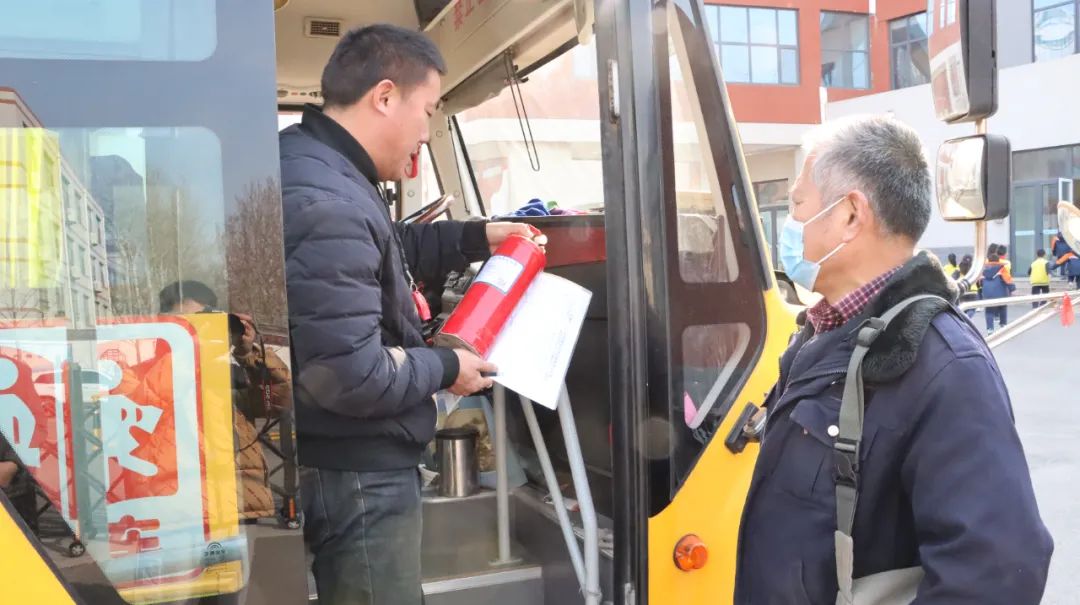 嚴把校車“安全關”,守護學生“平安路” 嚴把校車“安全關”,守護學生“平安路”
