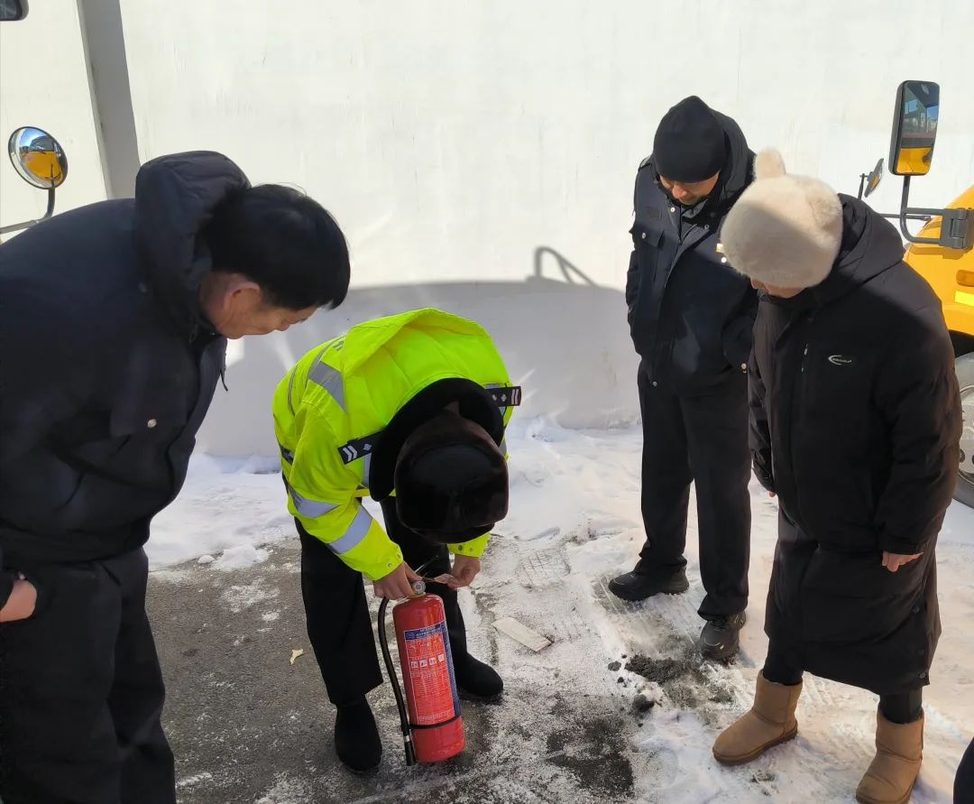 撫松交警開展新學期校車安全檢查工作/ 圖片