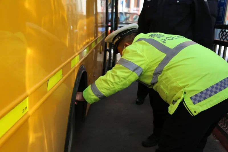 撫松交警開展新學期校車安全檢查工作/ 圖片