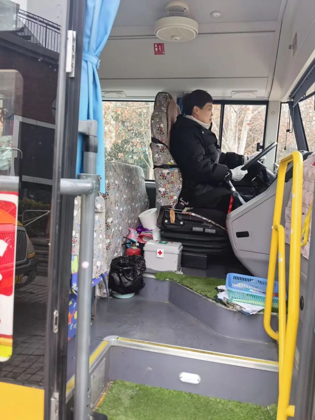 安全“童”行，伴我成長——鄭州市金水區(qū)清水苑幼兒園校車突發(fā)事故模擬應急演練