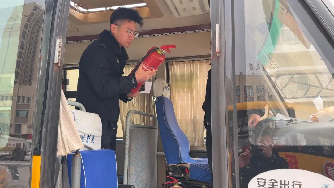 豫筑平安丨聚焦校車安全防線 護航學生乘車路 豫筑平安丨聚焦校車安全防線 護航學生乘車路