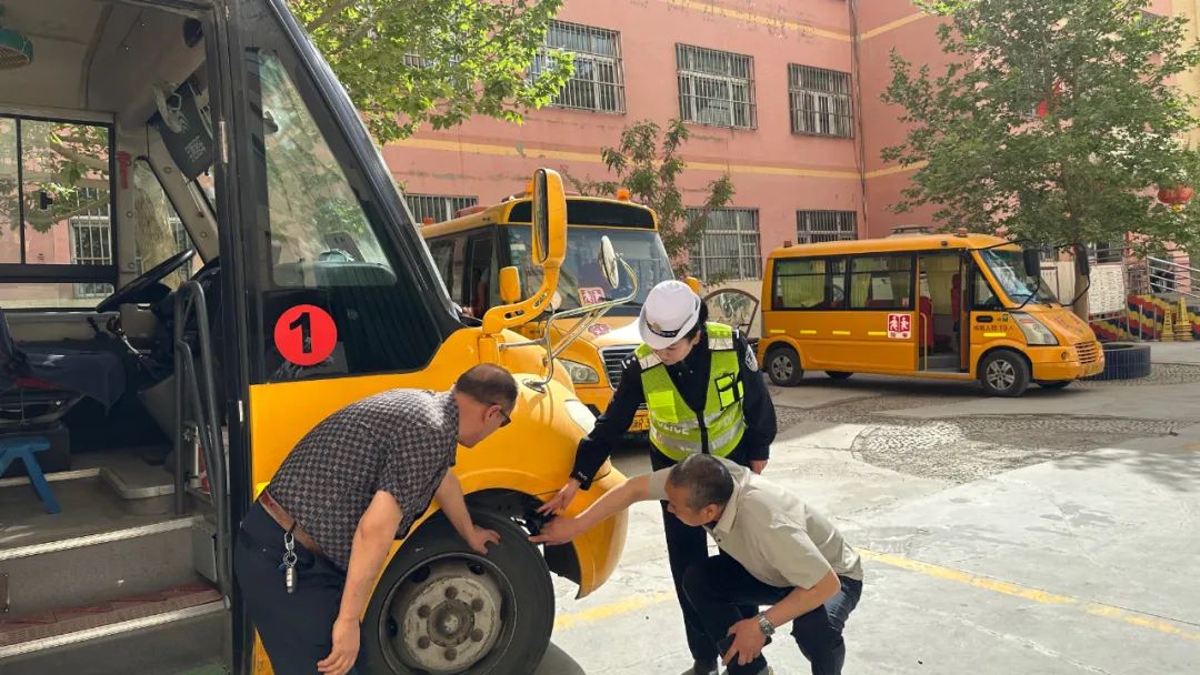【文明交通攜手共創】校車安全“大檢查” 筑牢學生“安全路” 圖片