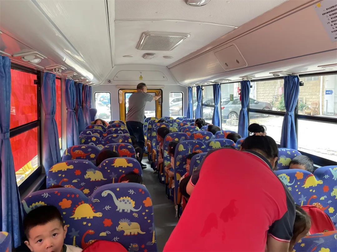 斯美幼兒園校車安全應急演練活動/ 斯美幼兒園校車安全應急演練活動