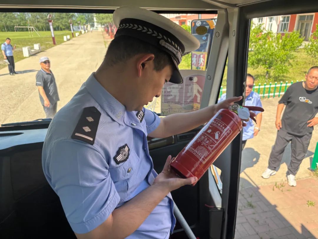 多部門聯動筑牢校車安全防線