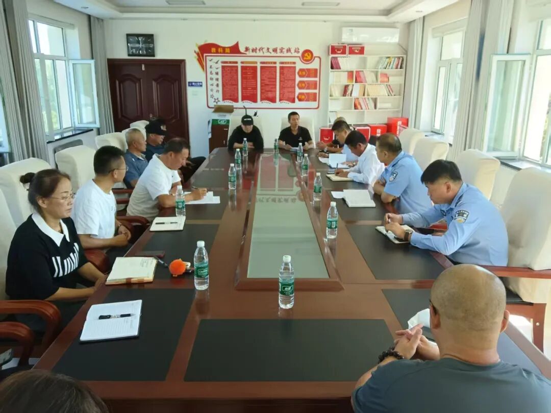 警惕“秋乏” 安全護航——長白山交管支隊聯(lián)合教育部門召開秋季校車交通安全座談會 警惕“秋乏” 安全護航——長白山交管支隊聯(lián)合教育部門召開秋季校車交通安全座談會