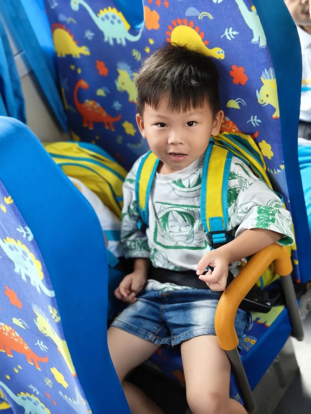 校車演練不松懈,安全意識記心間——蘆苞鎮(zhèn)中心幼兒園2025年秋季學(xué)期校車消防演練 85db4926b08f7e4b63cf4fbf1544c912.jpg