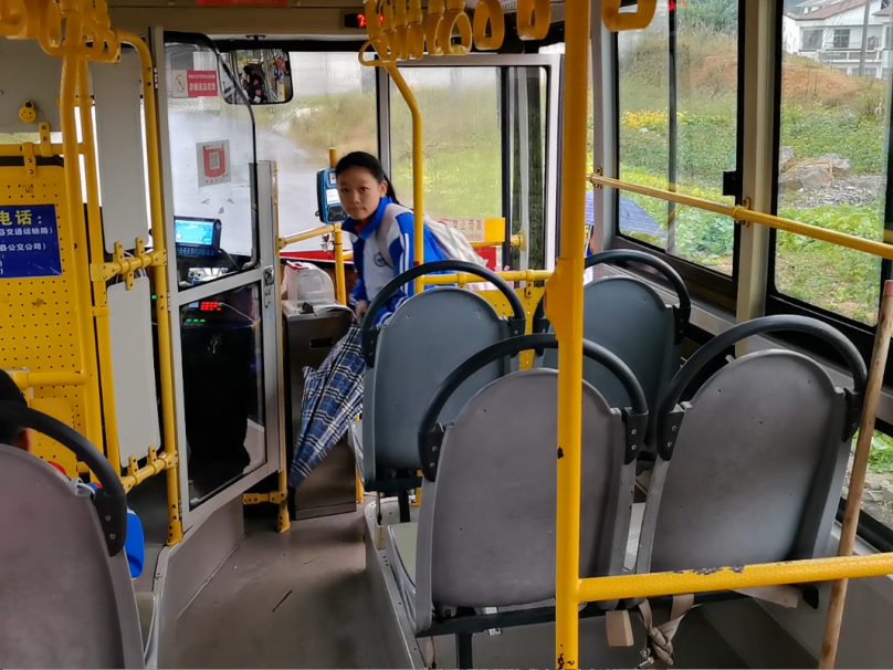 愛心護航：海清鄉鎮公益校車溫暖啟程！