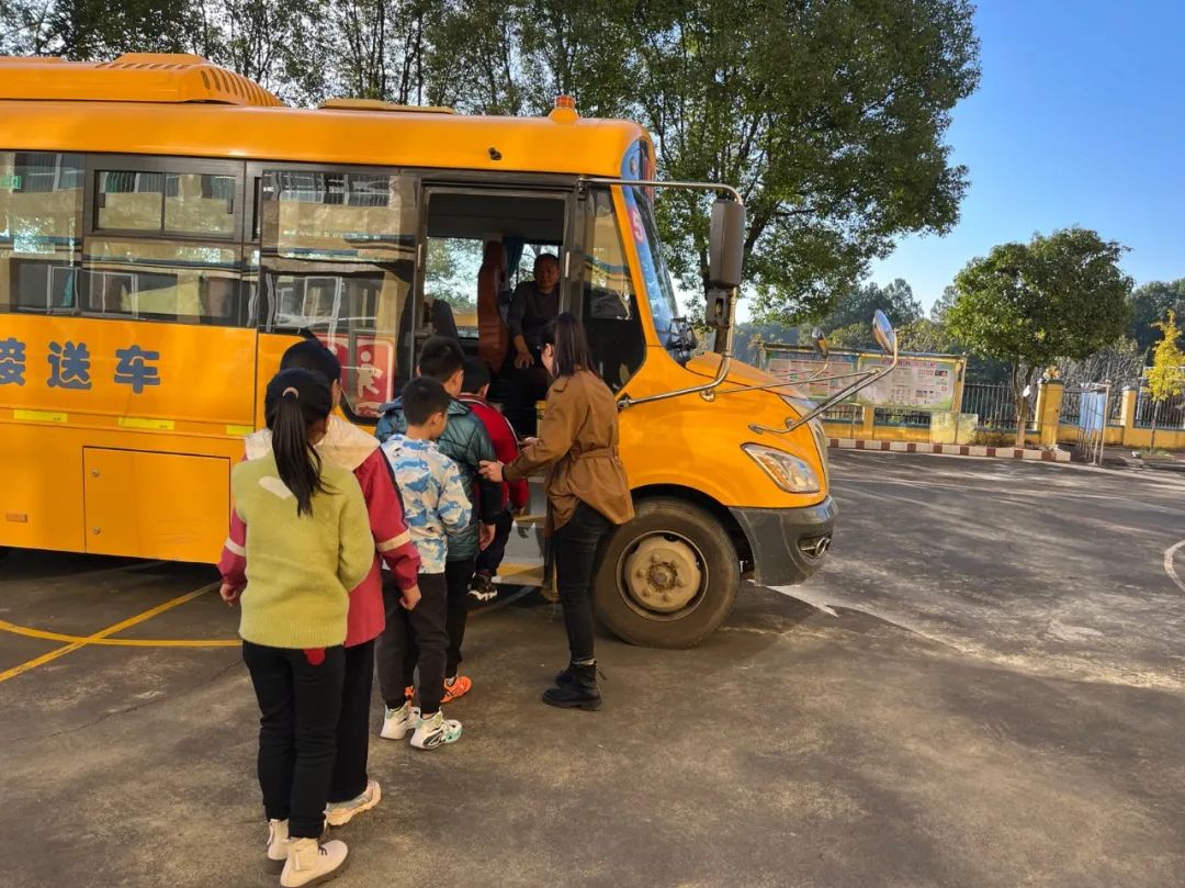 為愛護航 校車安全伴我行 | 雛飛小學校車安全演練 圖片