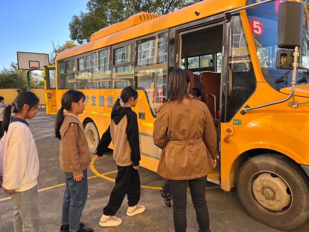 為愛護航 校車安全伴我行 | 雛飛小學校車安全演練 圖片