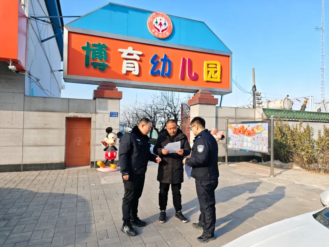 大廠交警開展校車安全大檢查,擰緊校車出行“安全閥” 圖片