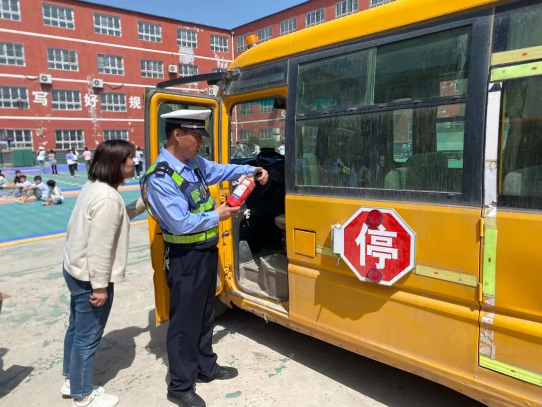 春季行動|強化校車安全“大檢查” 擰緊校車出行“安全閥” 圖片