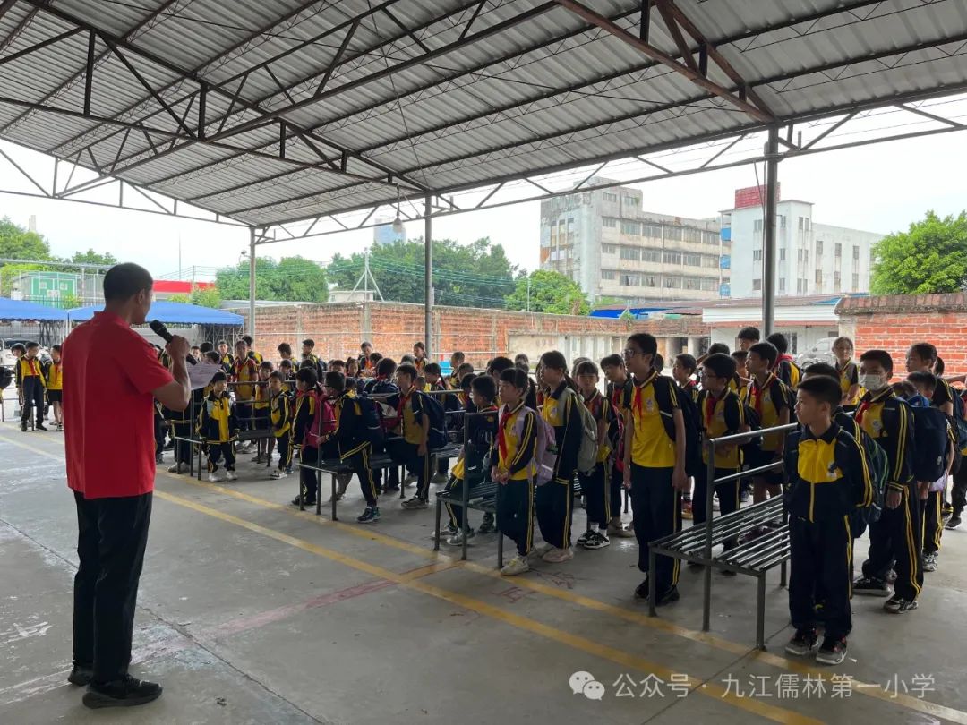 【陽光校園 活力一小】校車安全演練,為學(xué)生保駕護(hù)航 【陽光校園 活力一小】校車安全演練,為學(xué)生保駕護(hù)航