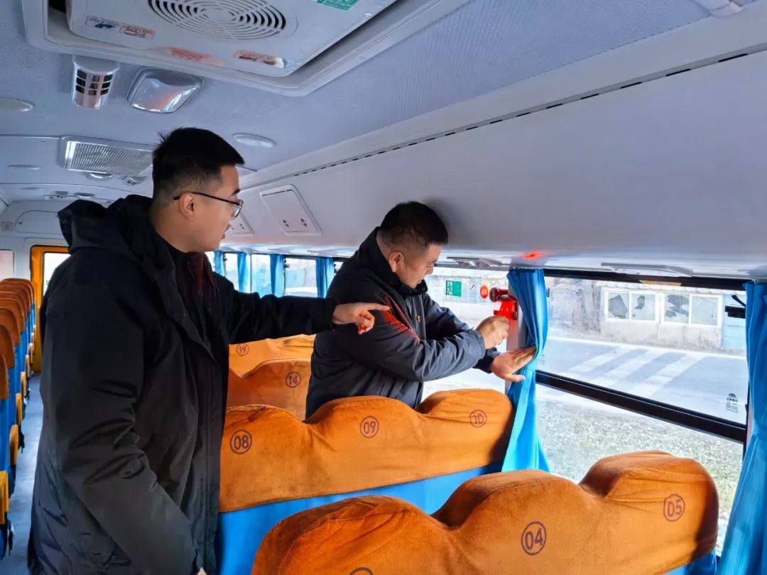 入冬之際 守護校車安全— 財落學校全面開展校車車況安全排查 入冬之際 守護校車安全— 財落學校全面開展校車車況安全排查