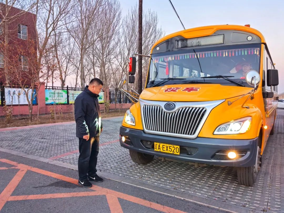 入冬之際 守護校車安全— 財落學校全面開展校車車況安全排查 入冬之際 守護校車安全— 財落學校全面開展校車車況安全排查