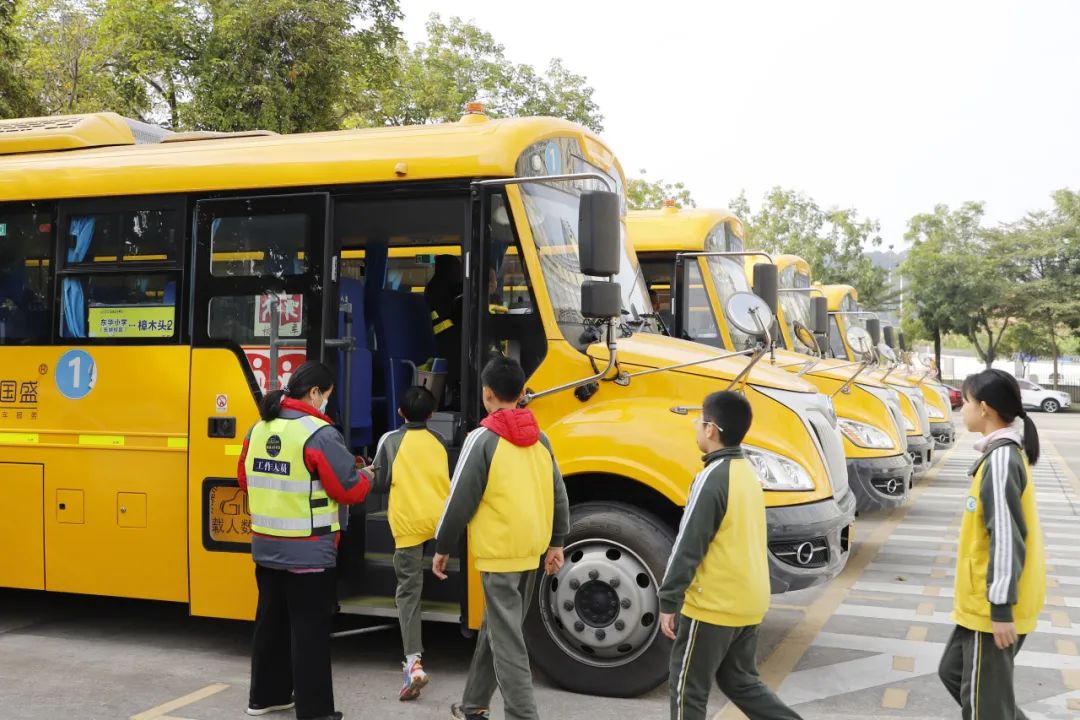 校車安全進校園 謝崗鎮培訓演練雙管齊下