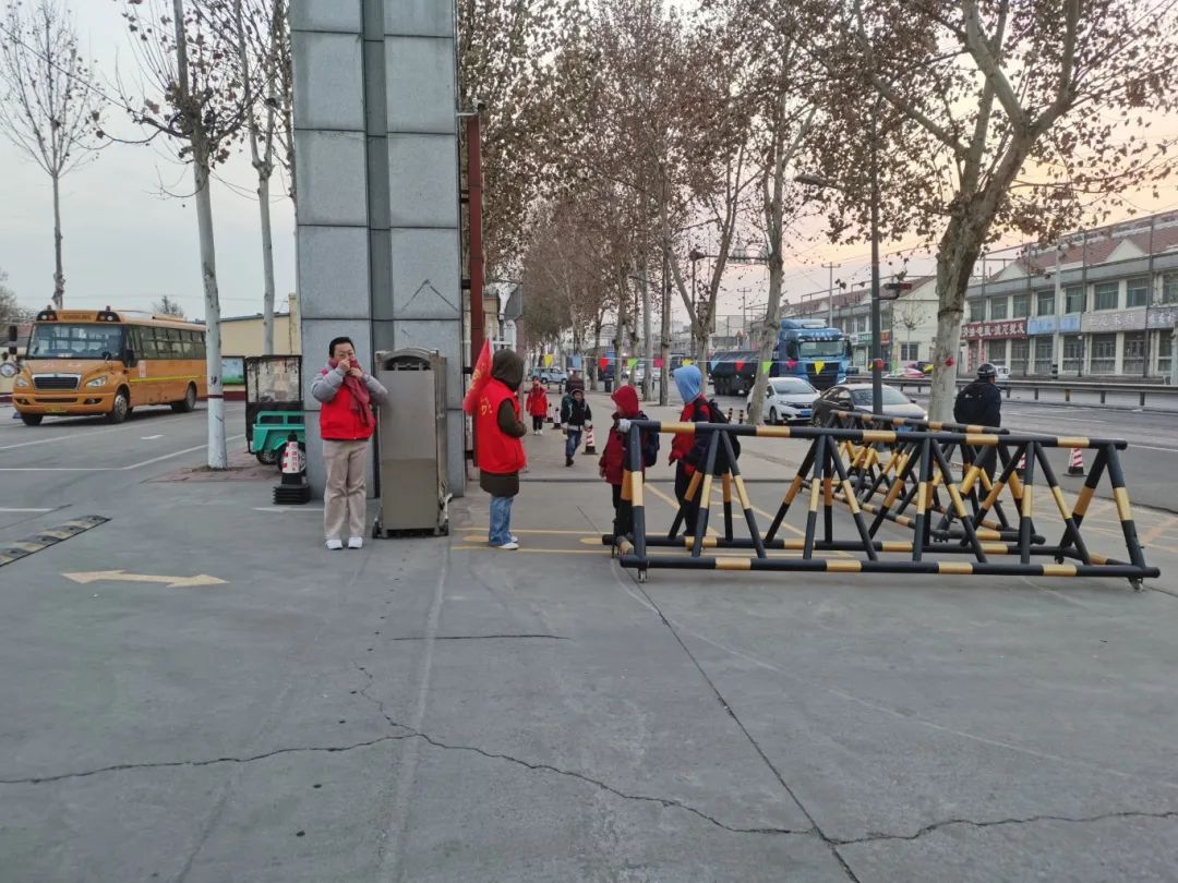 全環境立德樹人|強化冬季校車安全管理筑牢學生安全防線