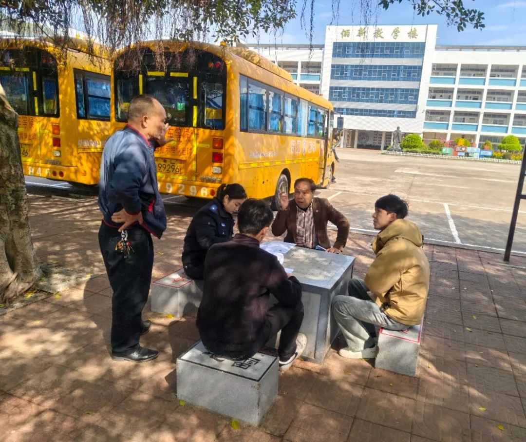 泰美鎮:護航“開學季”,筑牢校車安全防線 圖片