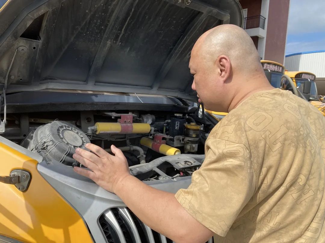 【校車安全】平安乘車，為愛護航——成田實驗幼兒園校車安全應急演練