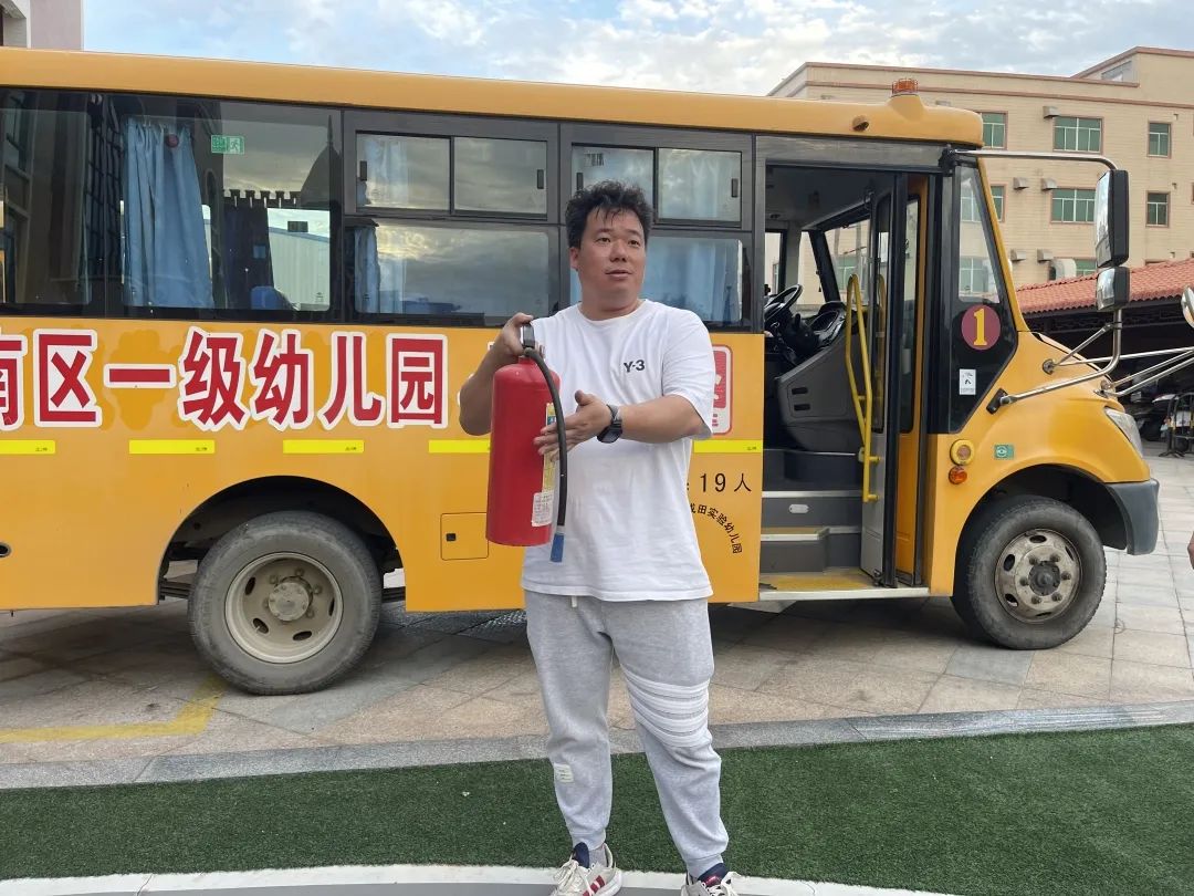 【校車安全】平安乘車，為愛護航——成田實驗幼兒園校車安全應急演練