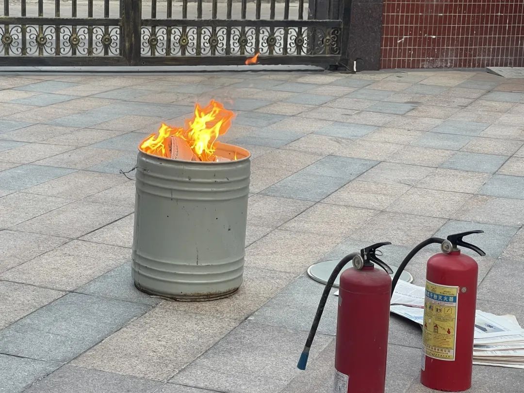 【校車安全】平安乘車，為愛護航——成田實驗幼兒園校車安全應急演練