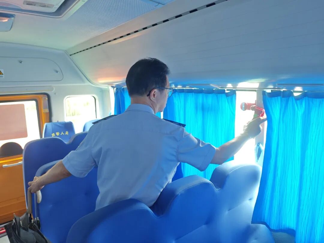 開學(xué)季丨開學(xué)前校車安全“大檢查”,安全時(shí)刻放心上 55542f0b19e247775a6730c5dd2065b.jpg