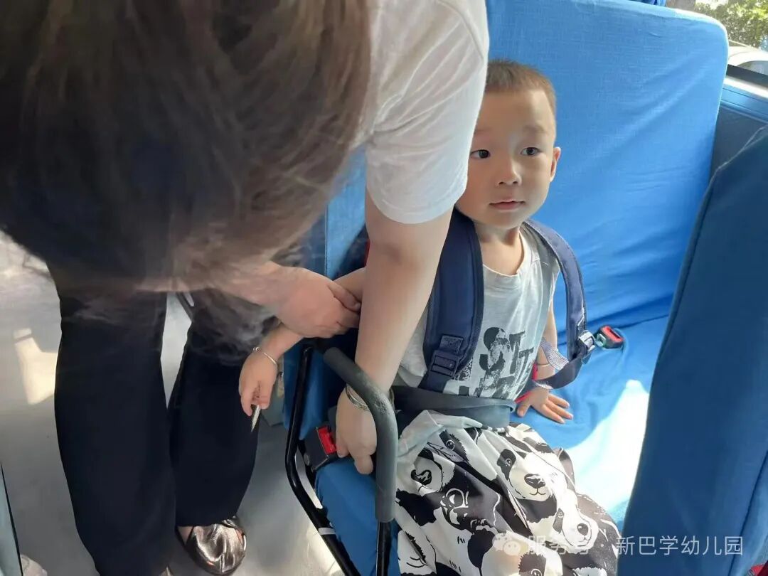 文明乘車 安全出行——校車安全管理暨幼兒乘車安全主題教育活動小記 文明乘車 安全出行——校車安全管理暨幼兒乘車安全主題教育活動小記