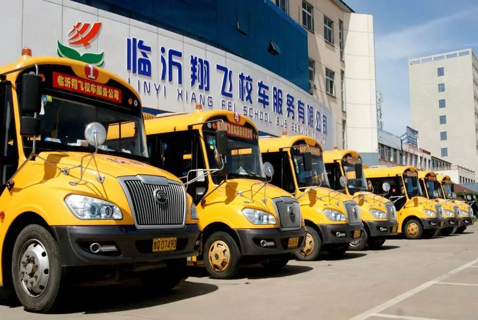 為奔跑護(hù)航，為安全加油！翔飛校車全程守護(hù)臨馬！