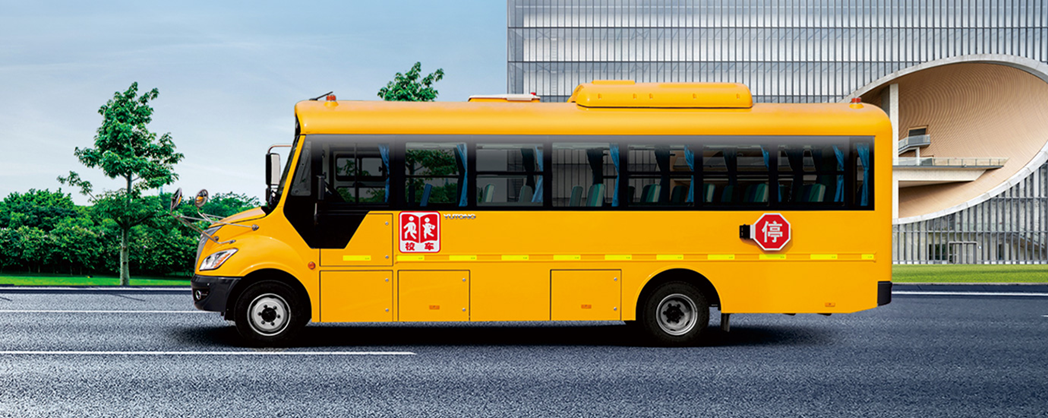 為奔跑護(hù)航，為安全加油！翔飛校車全程守護(hù)臨馬！