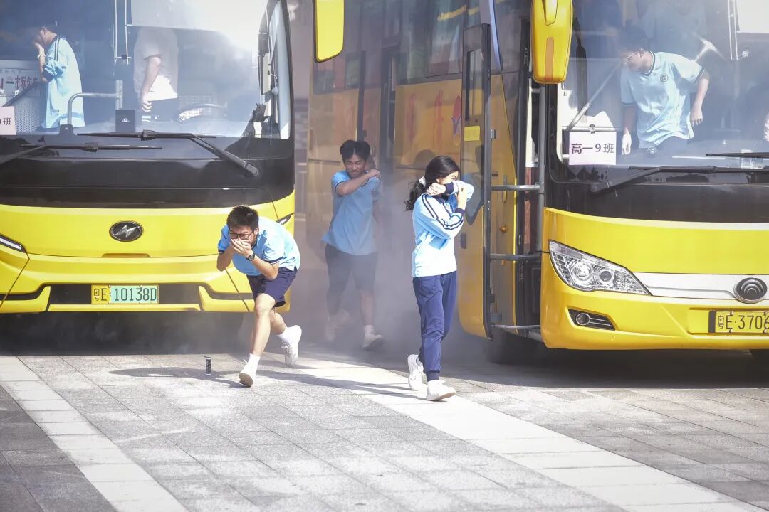 平安校園 | “駛”于安全, “乘”載希望 平安校園 | “駛”于安全, “乘”載希望