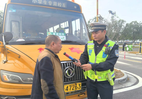 斗湖堤鎮(zhèn)校車安全工作部署會(huì)召開/ 斗湖堤鎮(zhèn)校車安全工作部署會(huì)召開
