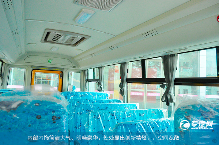 彰顯簡潔大方一汽華策38座幼兒園校車評測之內飾篇裝飾4.jpg
