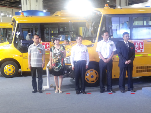 江蘇宿遷市宿城區(qū)英才雙語學(xué)校董事長曹倫：選校車 品牌很關(guān)鍵