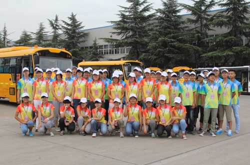 2013“相約夢想 快樂成長”宇通愛心夏令營快樂開營