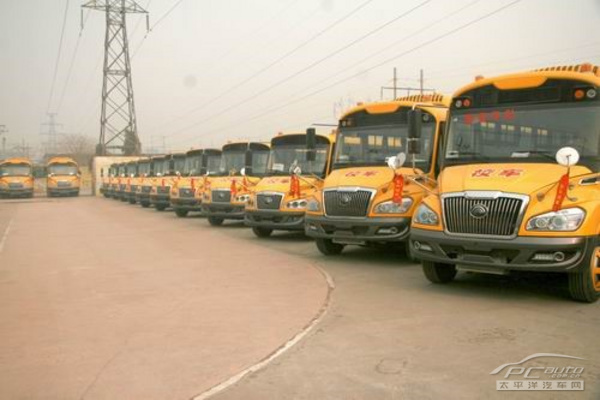 “馬上”開學 宇通“小飛俠”安陽集體上崗 宇通