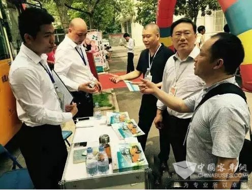 亞洲幼教峰會上的楚風牌幼兒園校車/ 亞洲幼教峰會上的楚風牌幼兒園校車