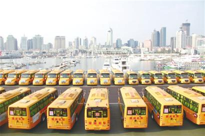 真情載道 27000余條校車路線 服務惠及十余萬學子 真情載道 27000余條校車路線 服務惠及十余萬學子