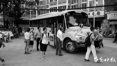 6條福州一中定制校車線路擬開通 終點在一中大學城校區 6條福州一中定制校車線路擬開通 終點在一中大學城校區