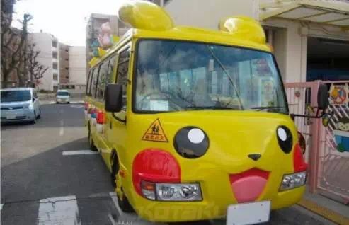 各國(guó)校車大PK   孩子安全是民族的未來(lái)