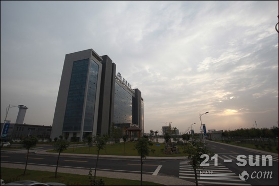 晨曦下的新辦公樓