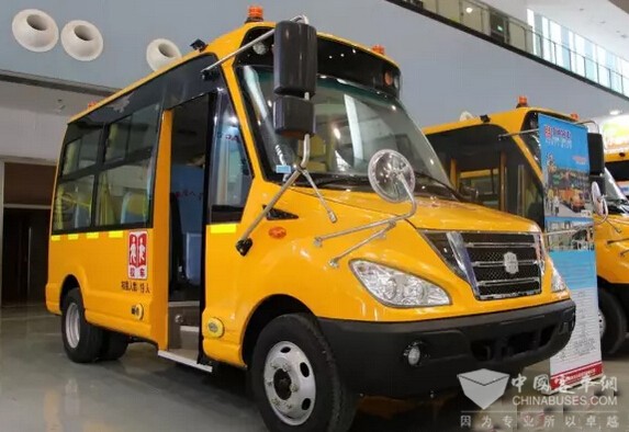 中通三款幼兒園校車登陸全國幼教展/ 中通三款幼兒園校車登陸全國幼教展